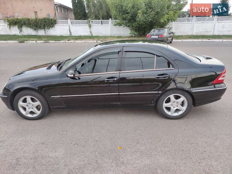 Седан Mercedes-Benz C-Class 2003 в Прилуках