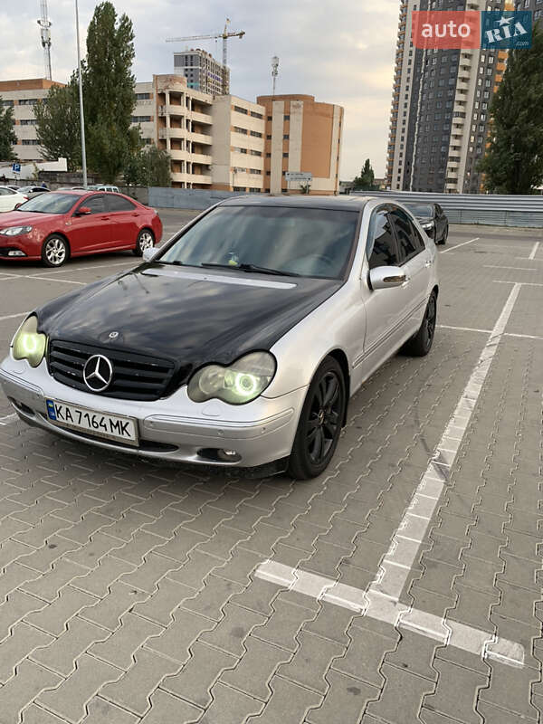 Седан Mercedes-Benz C-Class 2000 в Киеве