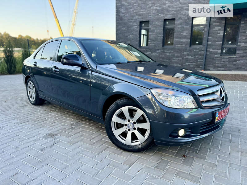 Седан Mercedes-Benz C-Class 2008 в Ровно