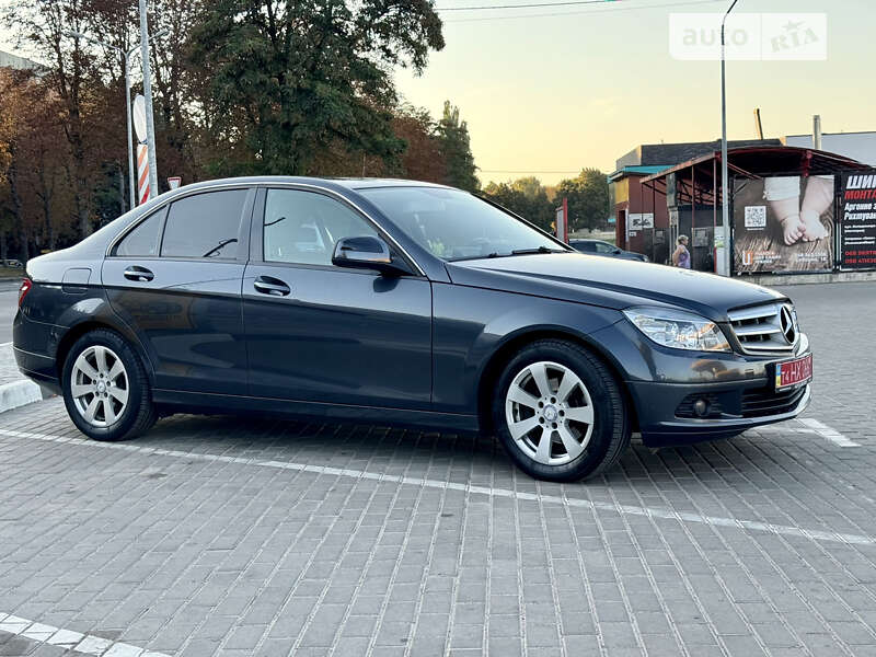 Седан Mercedes-Benz C-Class 2008 в Ровно