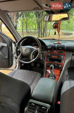 Седан Mercedes-Benz C-Class 2001 в 
