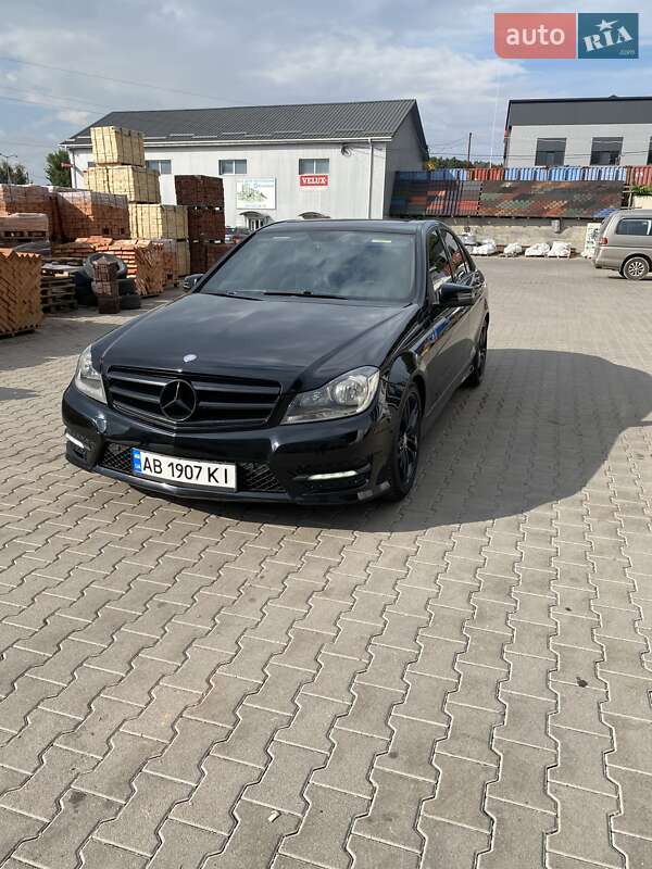 Седан Mercedes-Benz C-Class 2013 в Виннице