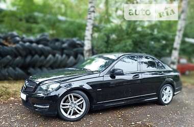 Седан Mercedes-Benz C-Class 2012 в Чернівцях