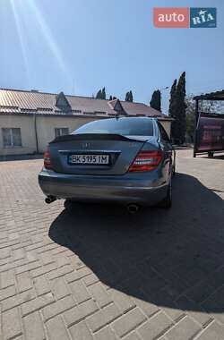 Седан Mercedes-Benz C-Class 2013 в Острозі