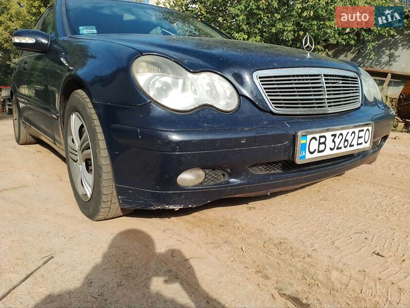 Седан Mercedes-Benz C-Class 2002 в Чернігові