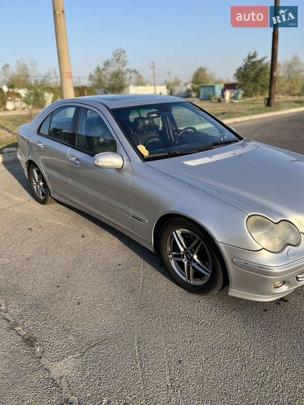 Седан Mercedes-Benz C-Class 2001 в Запорожье
