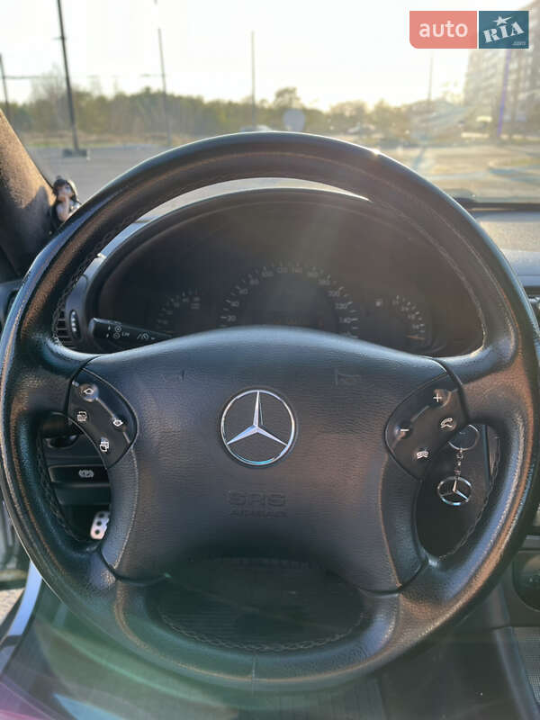 Седан Mercedes-Benz C-Class 2001 в Запорожье