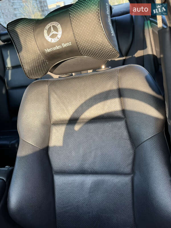 Седан Mercedes-Benz C-Class 2001 в Запорожье