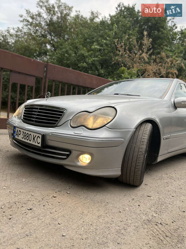 Седан Mercedes-Benz C-Class 2001 в Запорожье