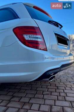 Универсал Mercedes-Benz C-Class 2011 в 