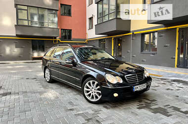 Універсал Mercedes-Benz C-Class 2004 в Житомирі