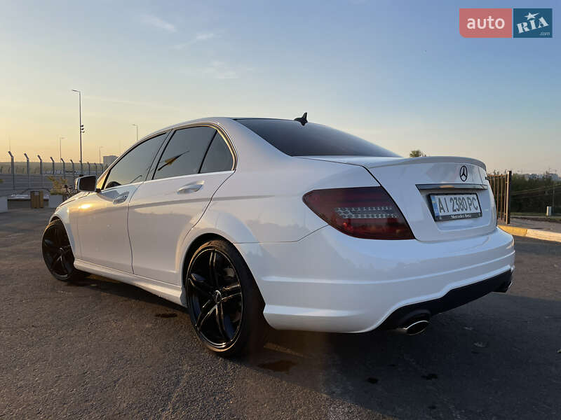 Седан Mercedes-Benz C-Class 2013 в Киеве