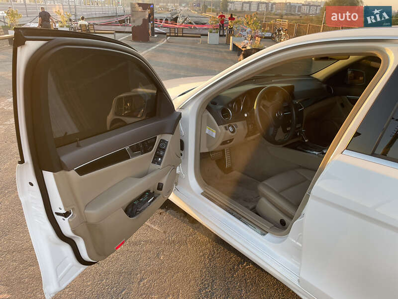Седан Mercedes-Benz C-Class 2013 в Киеве