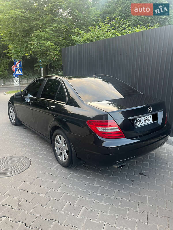 Седан Mercedes-Benz C-Class 2011 в Львові