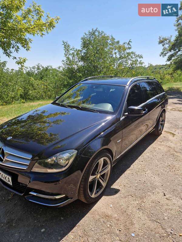 Універсал Mercedes-Benz C-Class 2011 в Чернівцях фото 17 Універсал Mercedes-Benz C-Class 2011 в Чернівцях