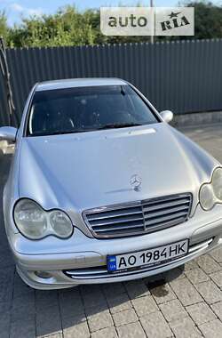 Седан Mercedes-Benz C-Class 2004 в Ужгороді