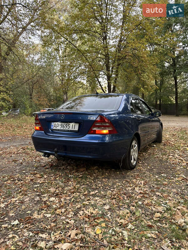 Седан Mercedes-Benz C-Class 2002 в Запоріжжі