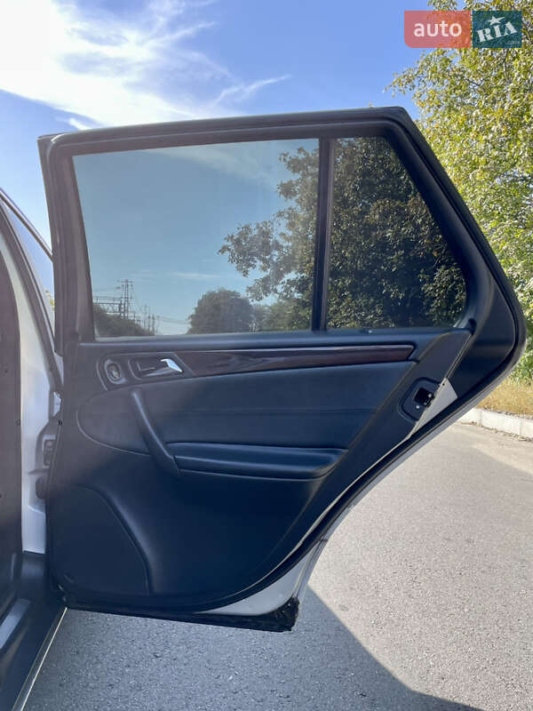 Универсал Mercedes-Benz C-Class 2003 в Днепре