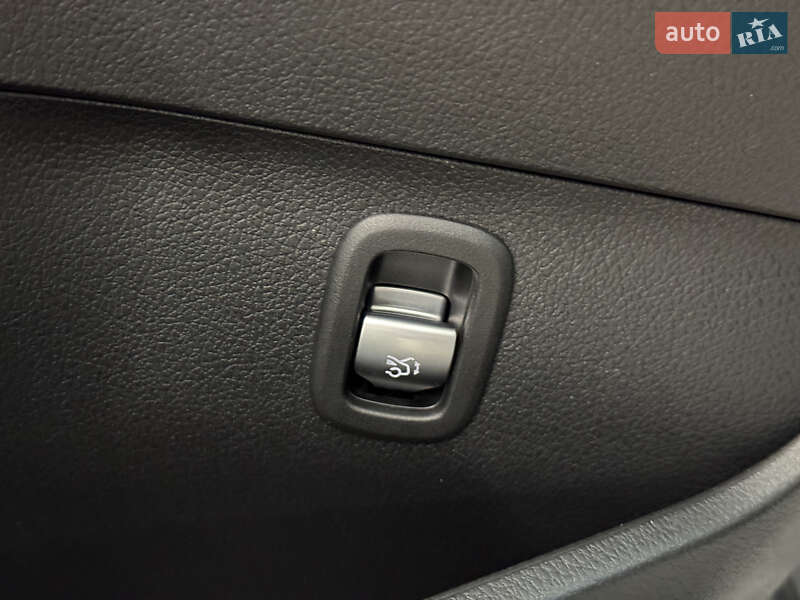 Универсал Mercedes-Benz C-Class 2023 в Киеве фото 26 Универсал Mercedes-Benz C-Class 2023 в Киеве