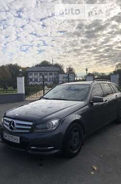 Універсал Mercedes-Benz C-Class 2013 в Звягелі