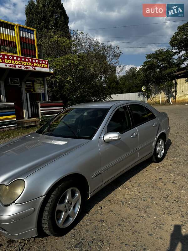 Mercedes-Benz C-Class 2002