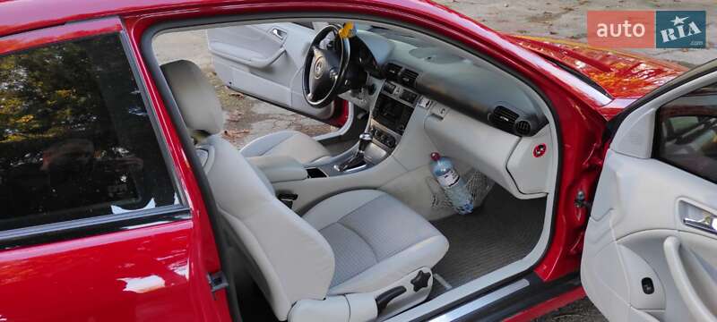 Купе Mercedes-Benz C-Class 2005 в Млиніві