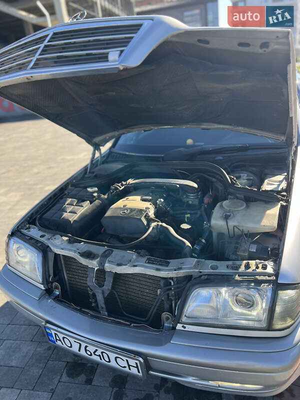 Универсал Mercedes-Benz C-Class 1998 в Хусте