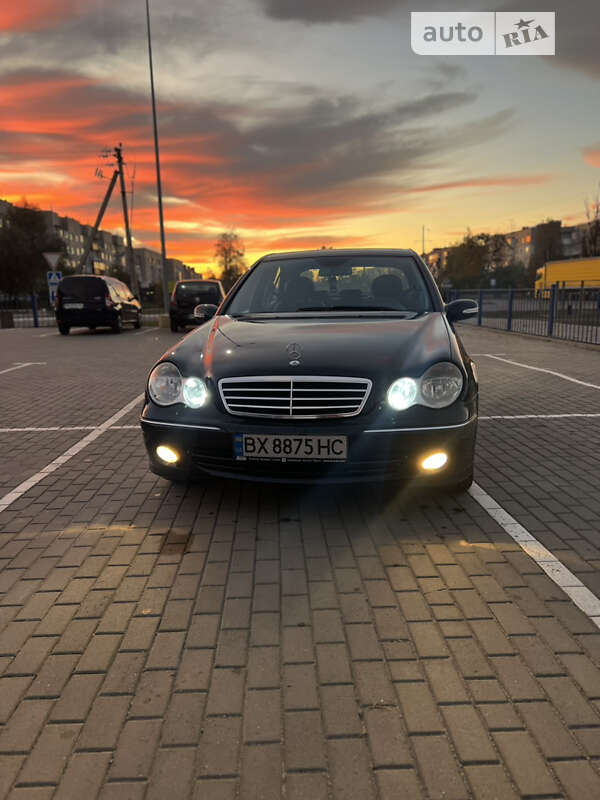 Седан Mercedes-Benz C-Class 2005 в Славуте