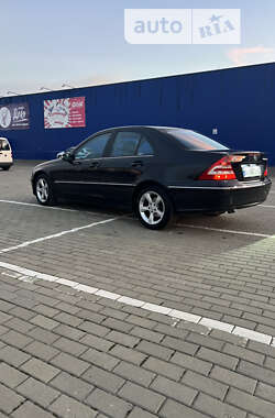 Седан Mercedes-Benz C-Class 2005 в 