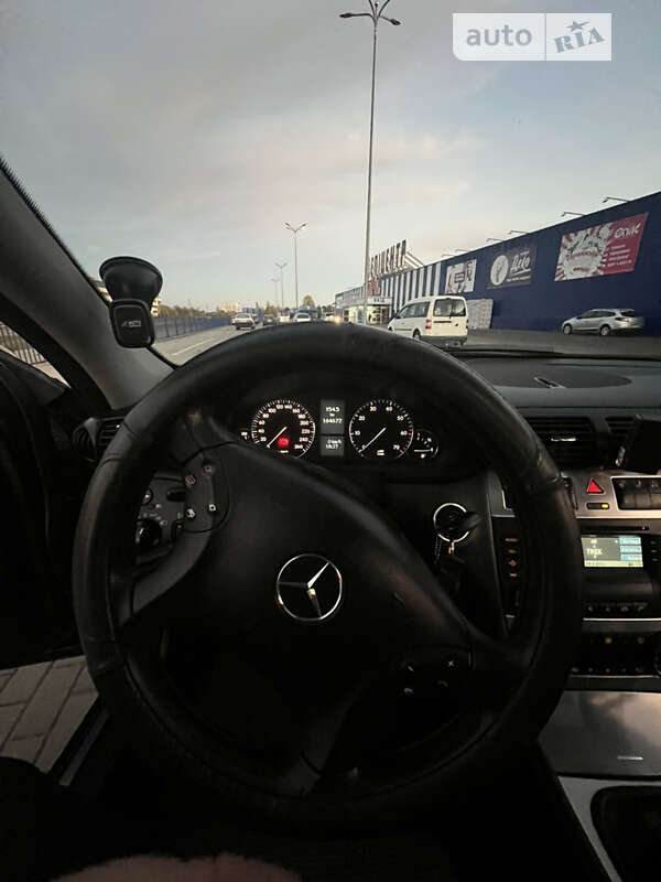 Седан Mercedes-Benz C-Class 2005 в Славуте