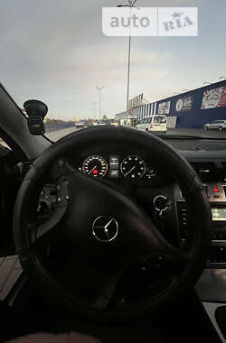 Седан Mercedes-Benz C-Class 2005 в 
