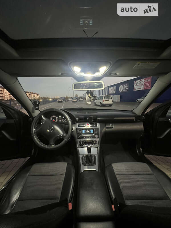 Седан Mercedes-Benz C-Class 2005 в Славуте