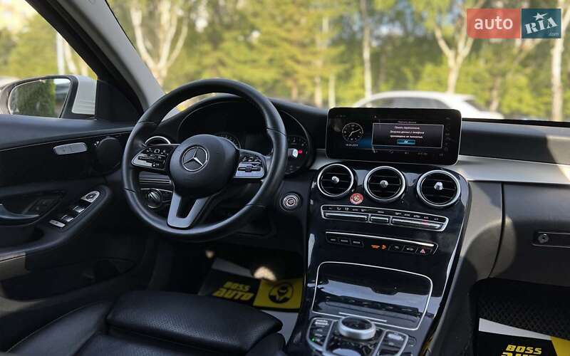 Седан Mercedes-Benz C-Class 2018 в Львові