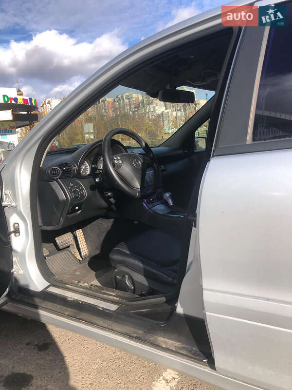 Седан Mercedes-Benz C-Class 2006 в Рівному