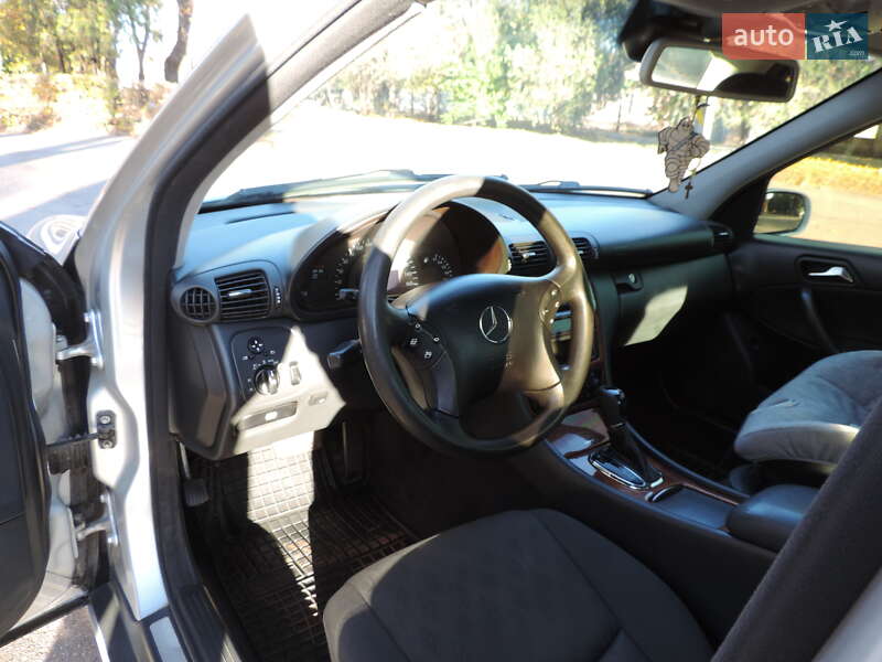 Седан Mercedes-Benz C-Class 2002 в Кривом Роге
