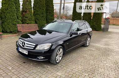 Універсал Mercedes-Benz C-Class 2010 в Чернівцях