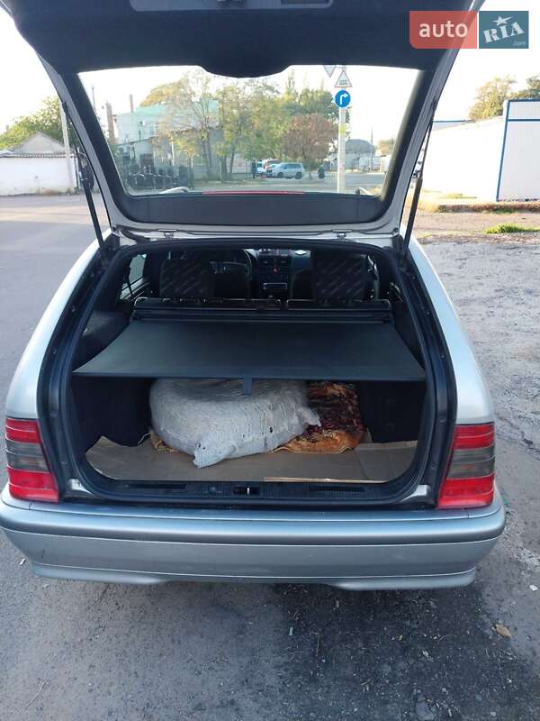 Универсал Mercedes-Benz C-Class 1999 в Одессе
