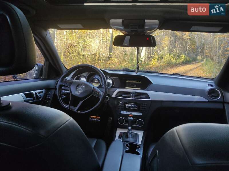 Седан Mercedes-Benz C-Class 2012 в Виннице