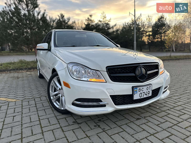 Седан Mercedes-Benz C-Class 2011 в Дрогобичі