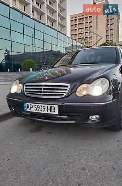 Седан Mercedes-Benz C-Class 2004 в 