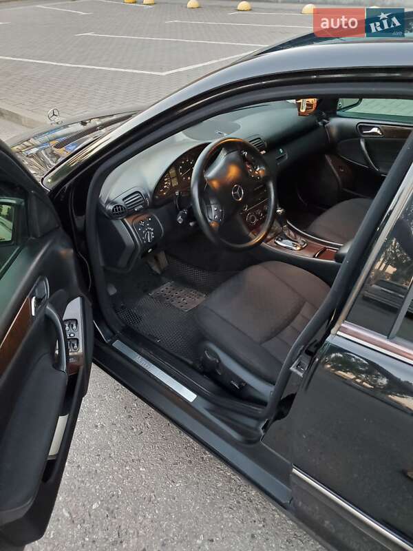 Седан Mercedes-Benz C-Class 2004 в Запорожье
