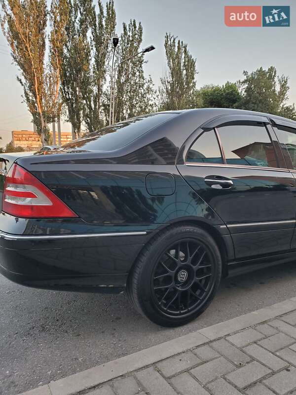 Седан Mercedes-Benz C-Class 2004 в Запорожье