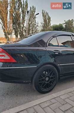 Седан Mercedes-Benz C-Class 2004 в 