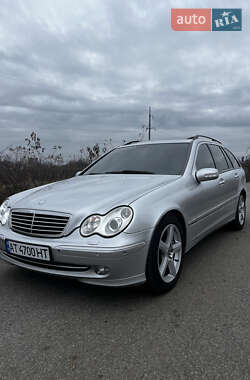 Универсал Mercedes-Benz C-Class 2003 в Снятине