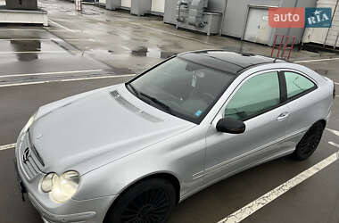 Купе Mercedes-Benz C-Class 2005 в Києві