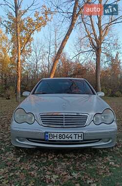 Седан Mercedes-Benz C-Class 2002 в Новоукраинке