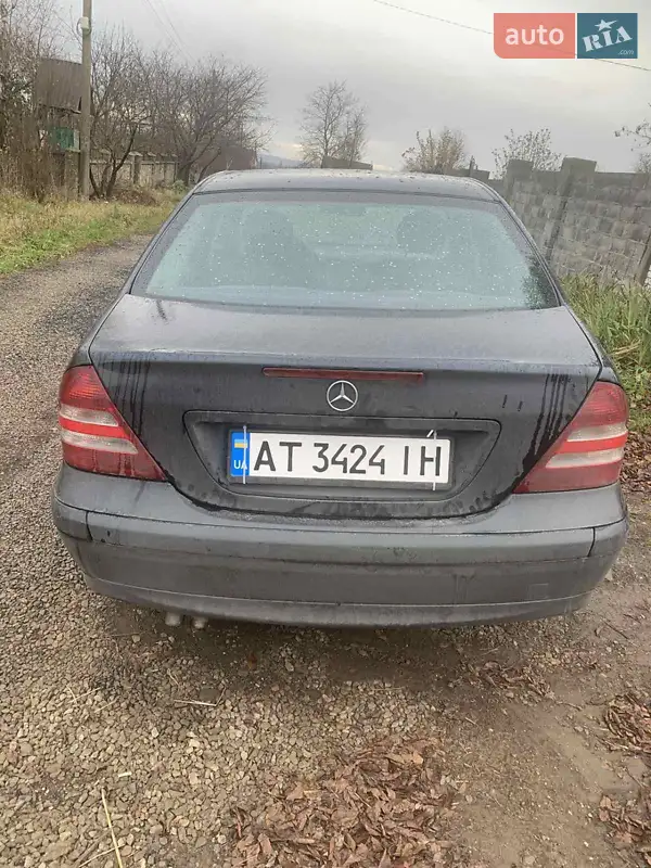 Седан Mercedes-Benz C-Class 2004 в 