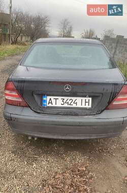 Седан Mercedes-Benz C-Class 2004 в Бурштыне