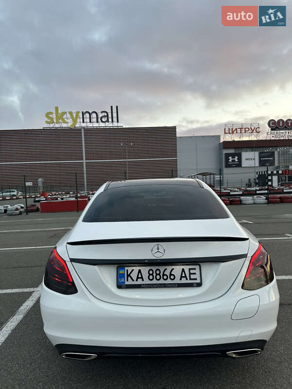 Седан Mercedes-Benz C-Class 2016 в Києві