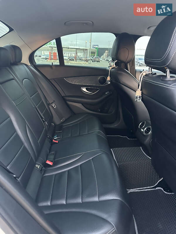 Седан Mercedes-Benz C-Class 2016 в Києві